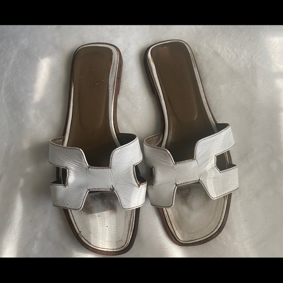 hermes oran sandals silver